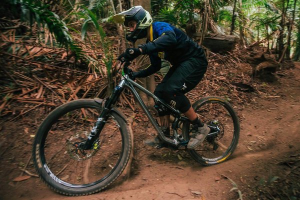 Quali sono i vantaggi del ciclismo su strada rispetto al ciclismo su pista?